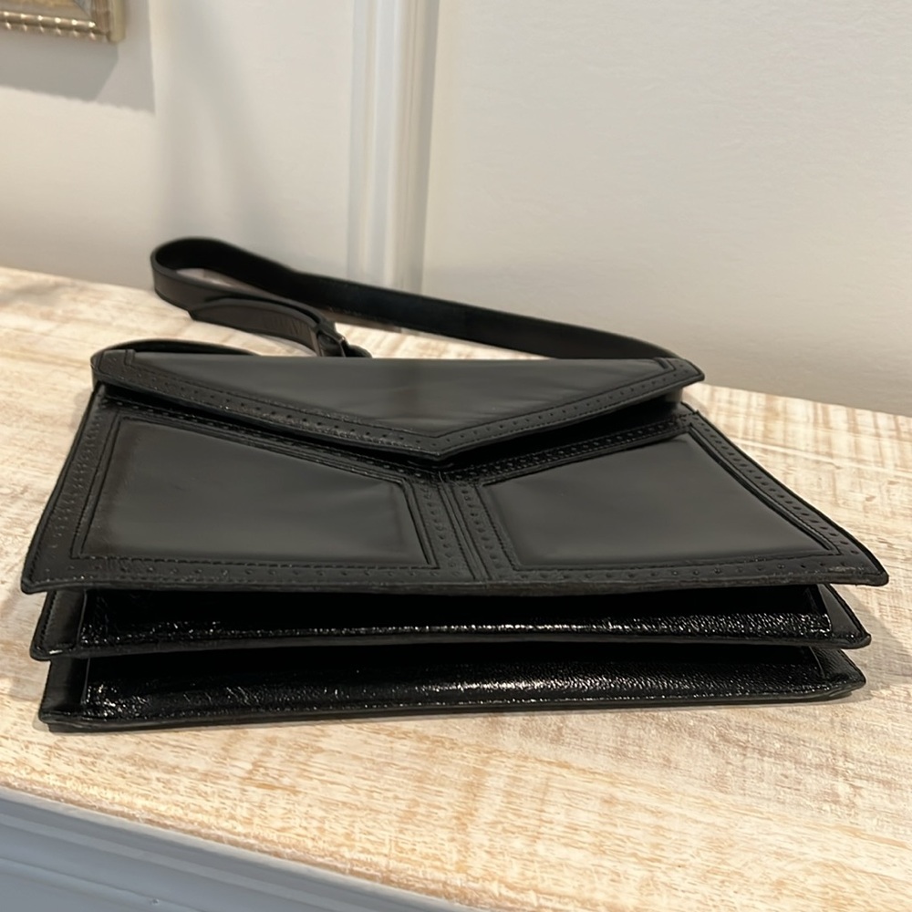 YSL Yves Saint Laurent Black Leather Envelope Shoulder Bag Clutch EUC 🖤 - Picture 7 of 14
